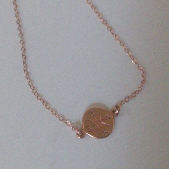 Rose gold compass necklace - Picture 1 of 5